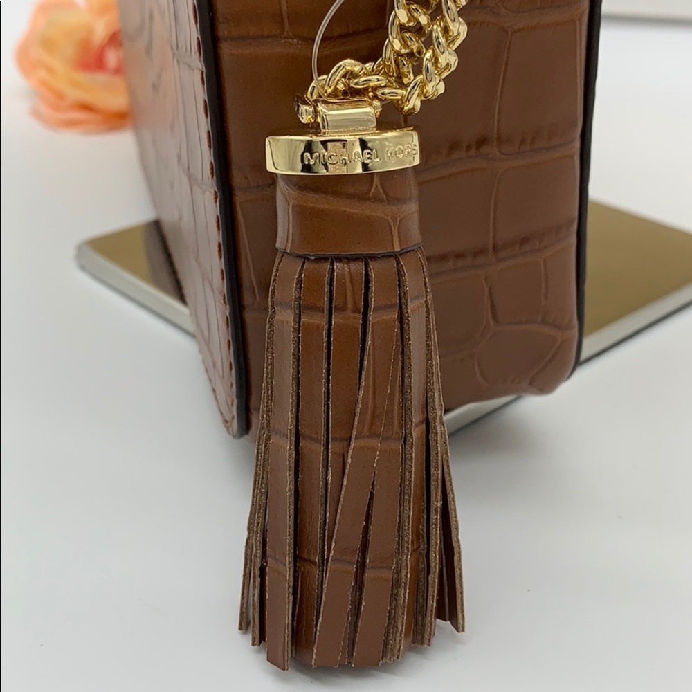 MICHAEL KORS MD CAMERA CROSSBODY BAG EMBOSSED LETR - Picture 14 of 16